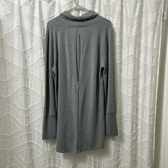 Neiman Marcus Cowl Neck Button Back Tunic Sweater - Picture 5 of 6